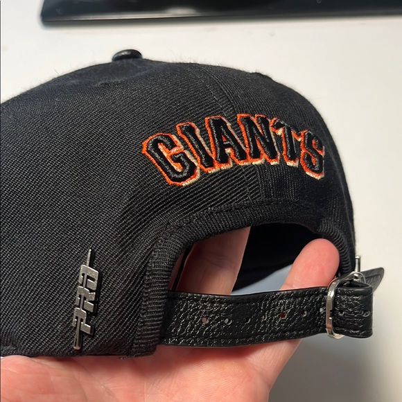 San Francisco Giants Hat with Leather Accents - Picture 4 of 6